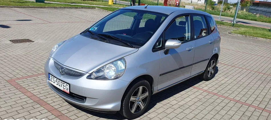 samochody osobowe Honda Jazz cena 8900 przebieg: 192000, rok produkcji 2005 z Szczecin